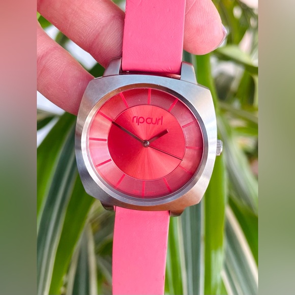 RIP CURL PINK WATCH—New Battery—Stainless Steel Case—NICE - Picture 2 of 13